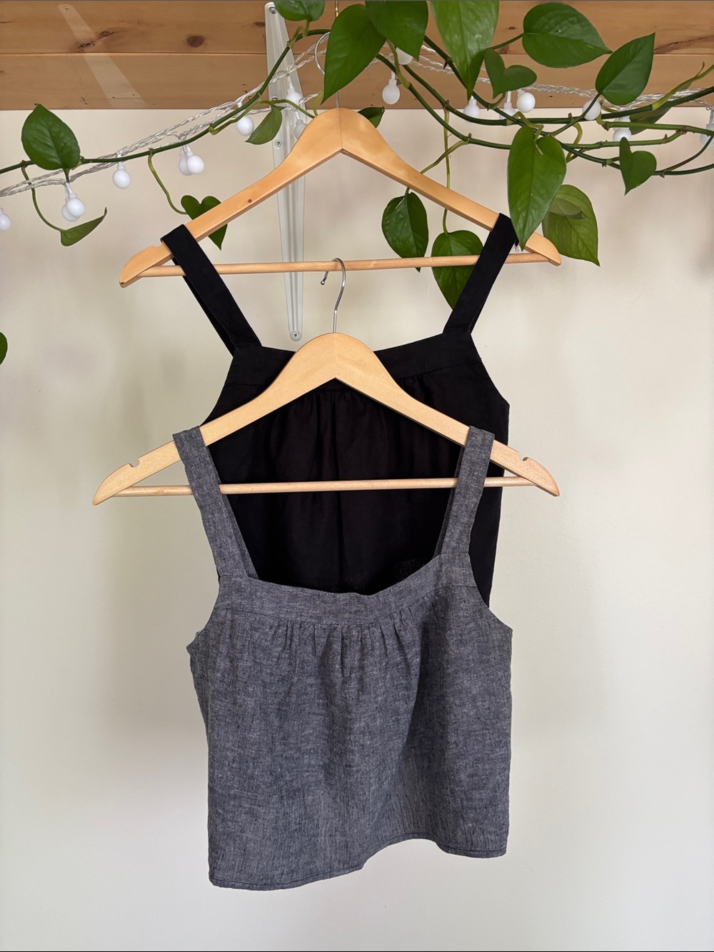🚨2 for 1🚨Cotton/Linen Blend Tanks for Short-bodied People
